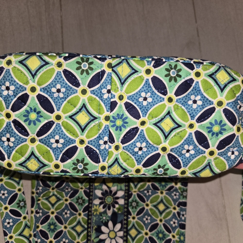 Vera Bradley Lindsay Crossbody, Daisy Daisy, NWOT - Picture 10 of 15